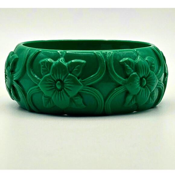 A. Jaron Green Lucite Bracelet NWT - Picture 1 of 8